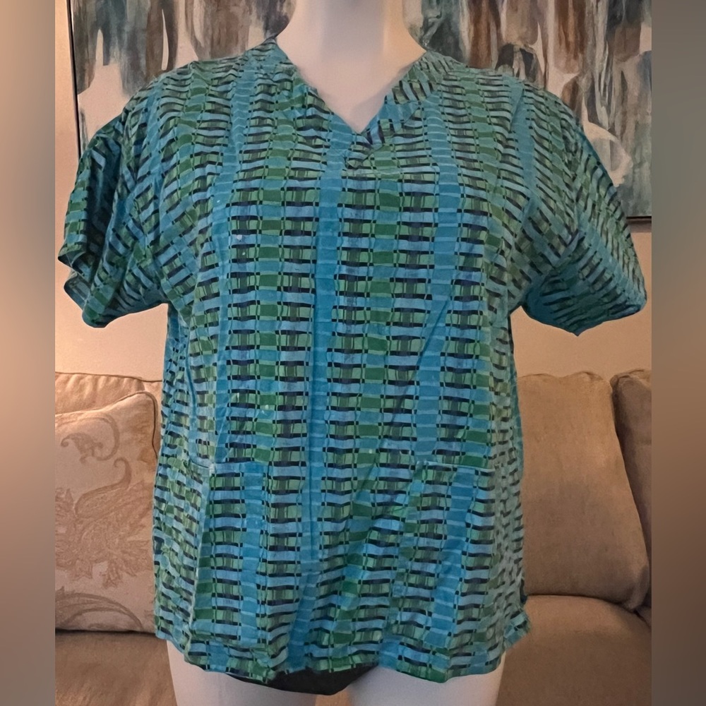 Knot Us Women’s Scrubs Top